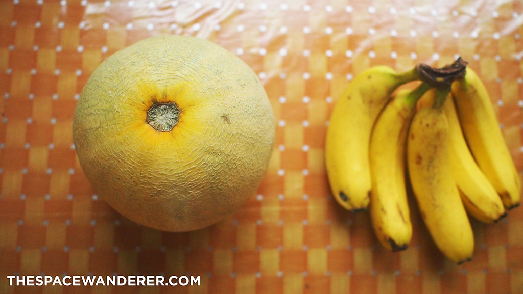 Pilih melon dan pisang yang sudah matang. Supaya manis tanpa menambah gula.